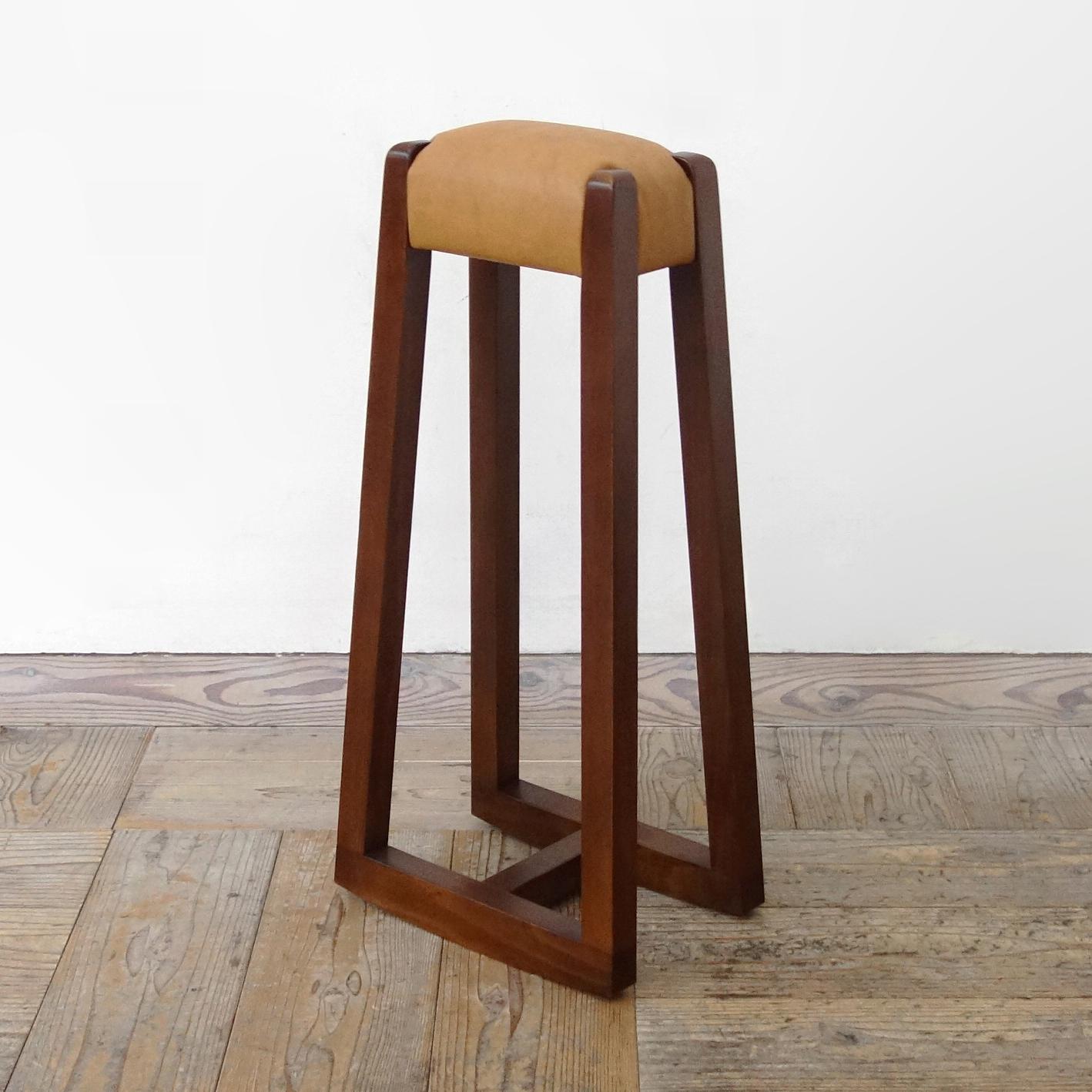 らくらスツール (ブラウン × 合成皮革キャメル)1枚目の画像